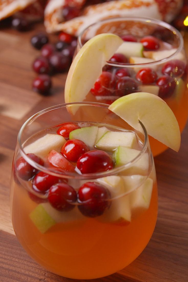 Thanksgiving Sangria Recipe - The best sangria for Thanksgiving!