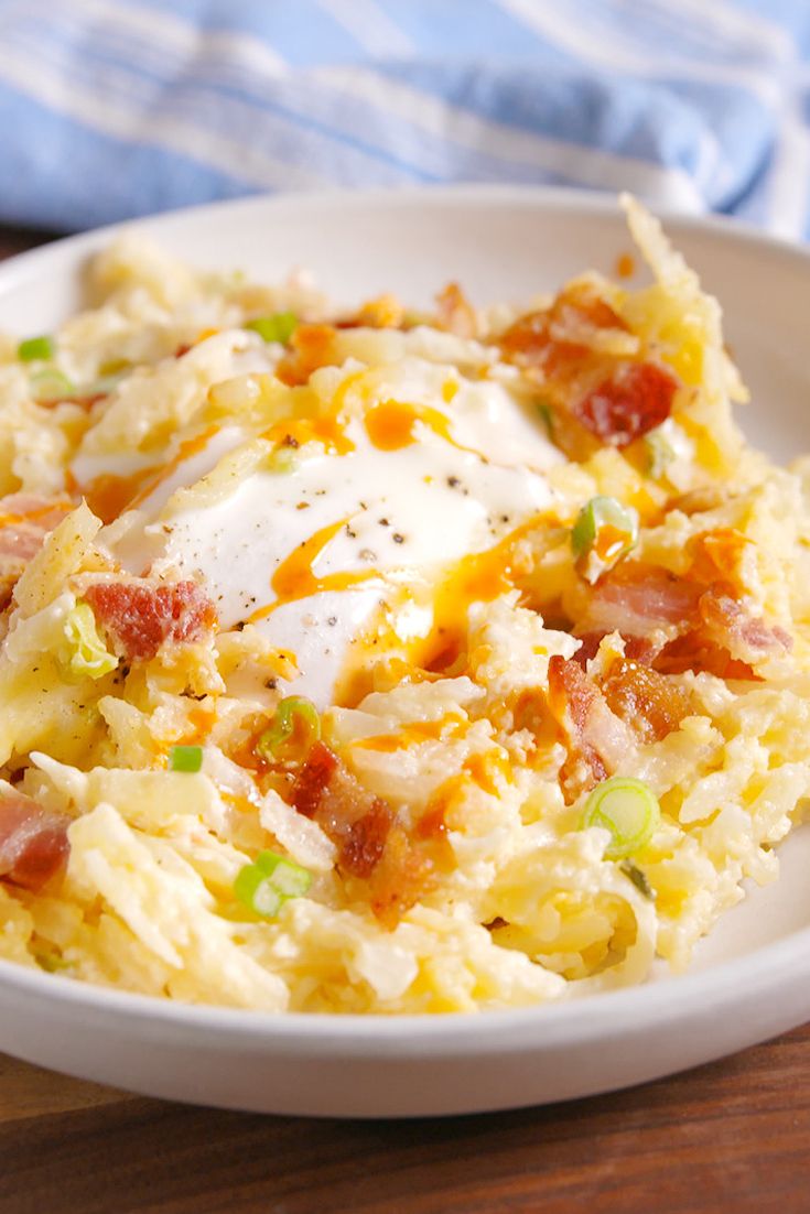 Slow Cooker Bacon, Egg & Hash Brown Casserole