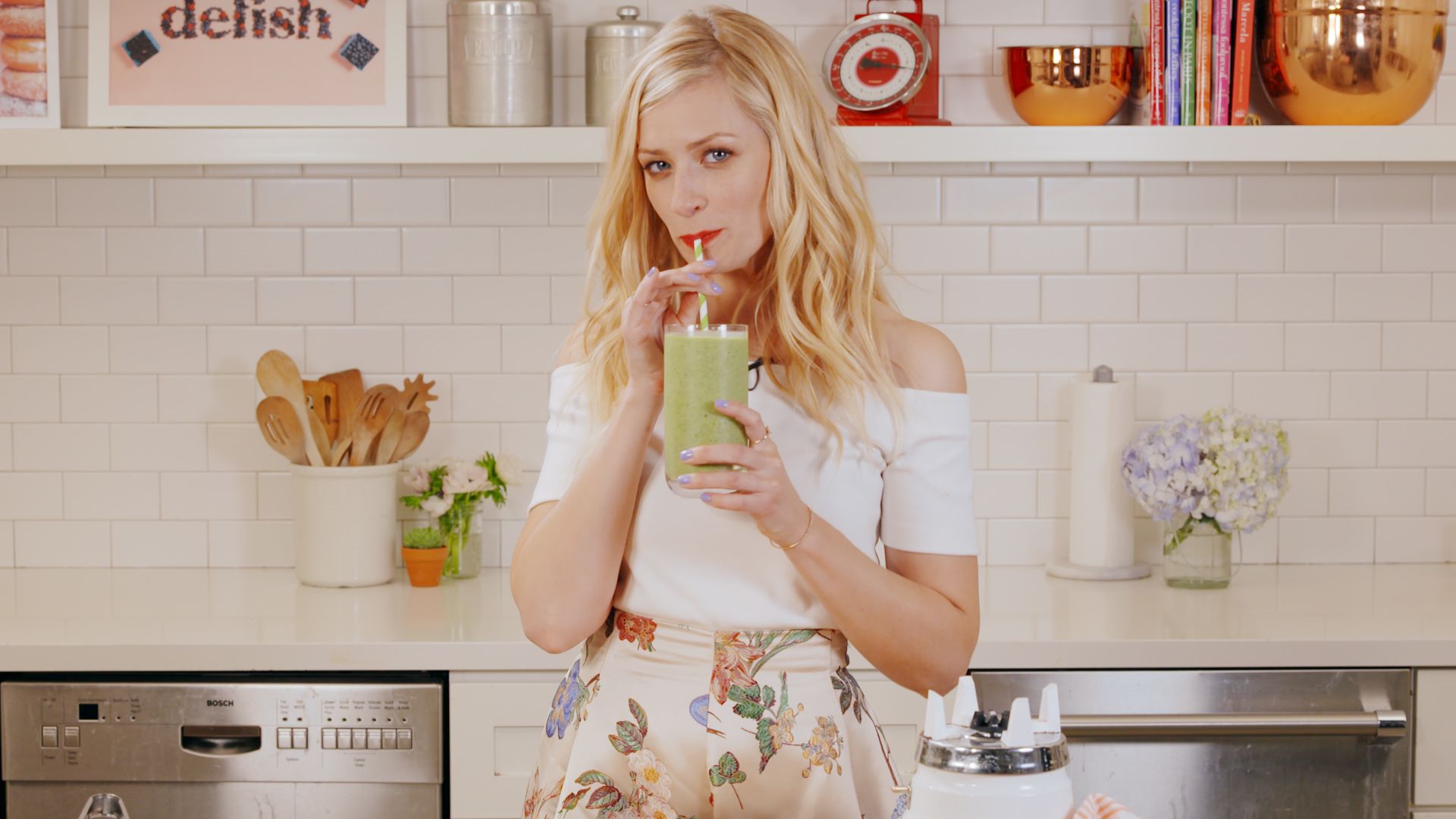 Beth Behrs Real Free Naked Pic And Videos - 3 Smoothies That Helped Transform Beth Behrs' Health - Beth Behrs Diet -  Delish.com