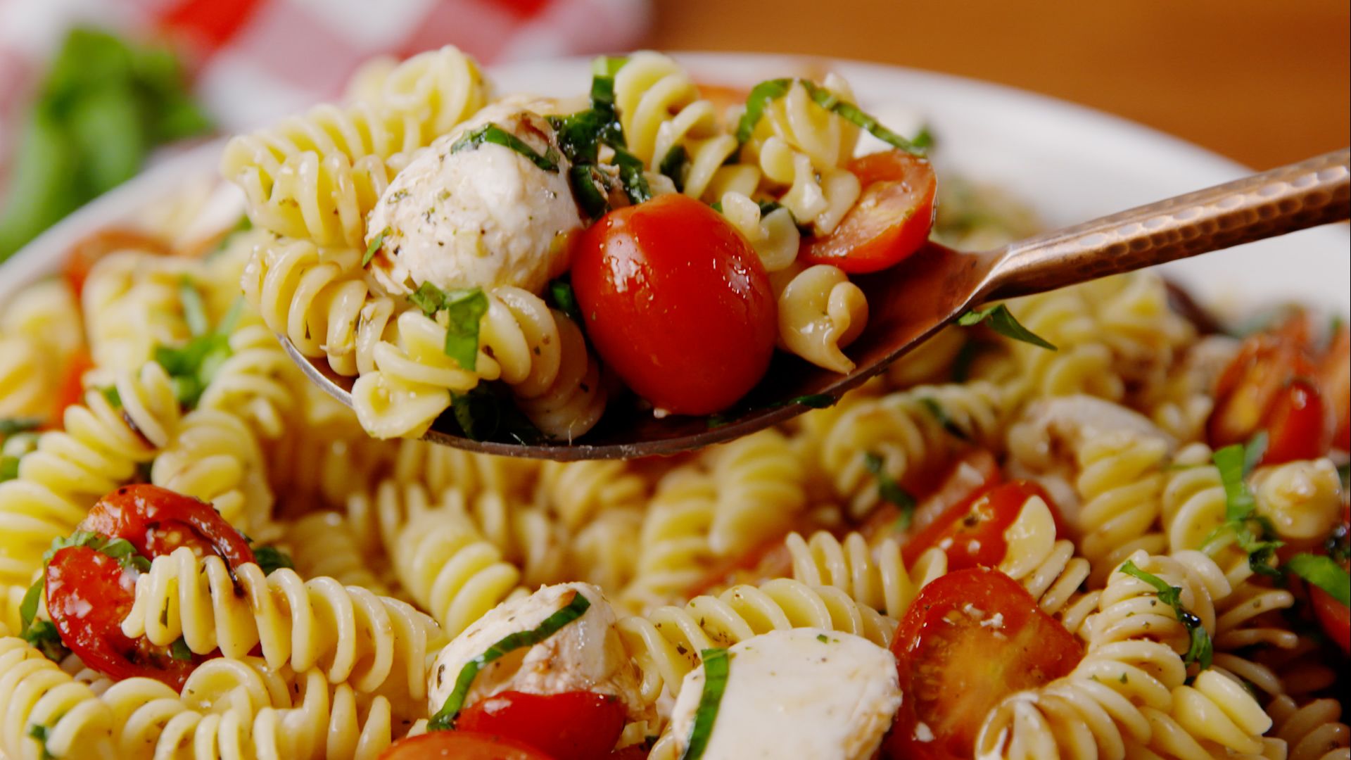 caprese pasta salad dressing