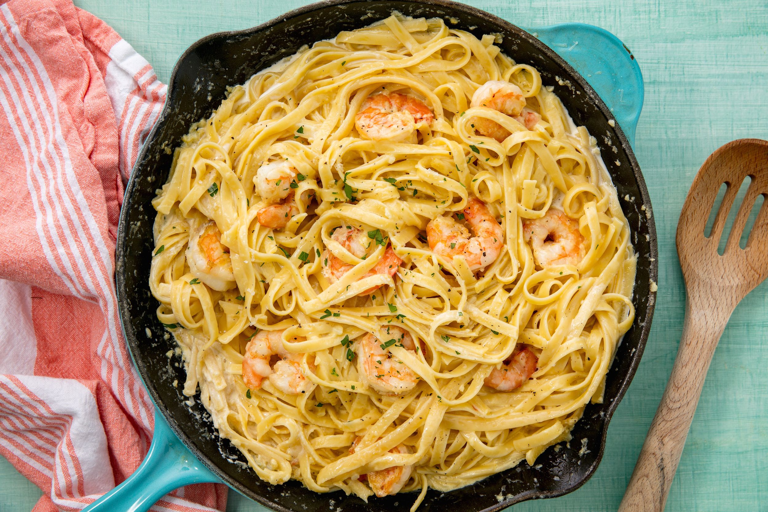 Easy Shrimp Alfredo Fettuccine Recipe - How to Make Shrimp Alfredo Pasta