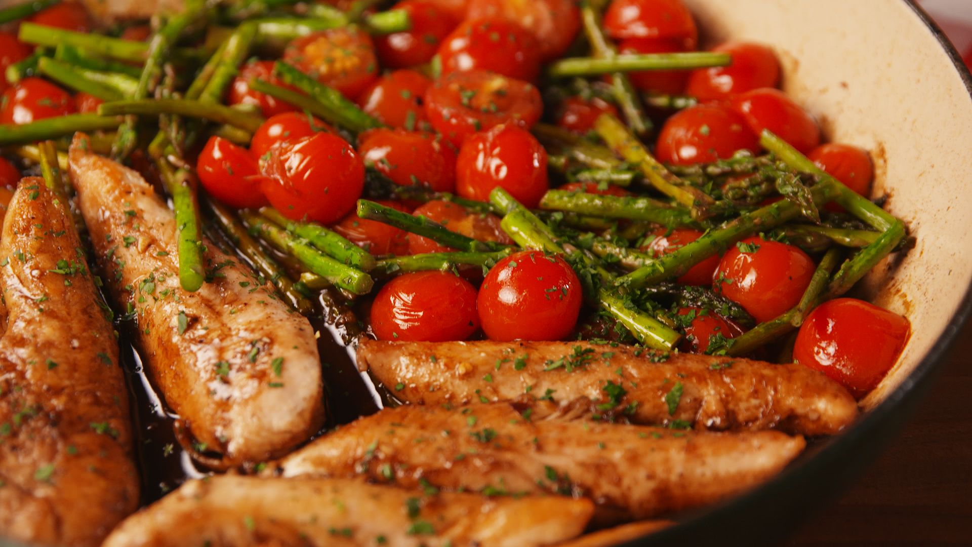 Best One Pan Balsamic Chicken And Asparagus Recipe How To Make Balsamic Chicken And Asparagus