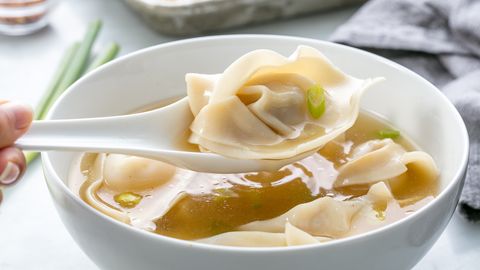 preview for This Super-Satisfying Wonton Soup Is Here To Warm You Up