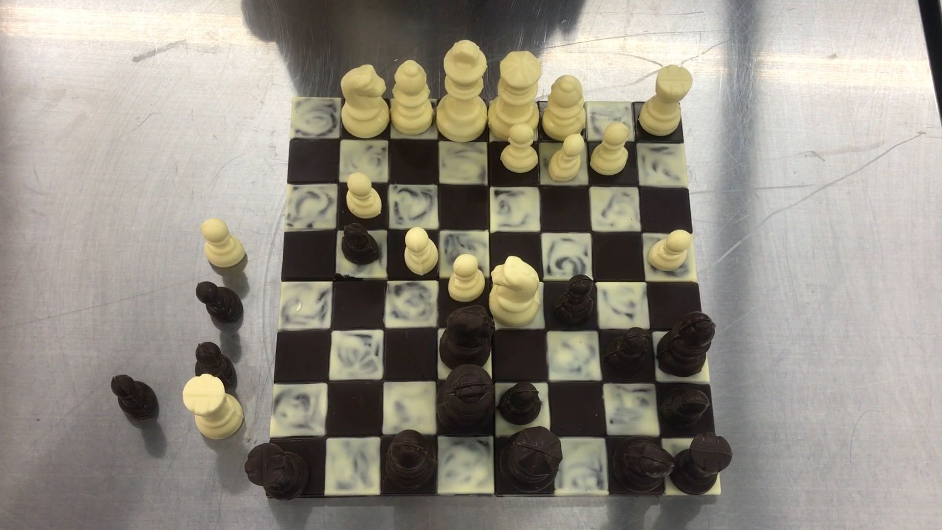 DIY Chess and Checkers Set - Addicted 2 DIY