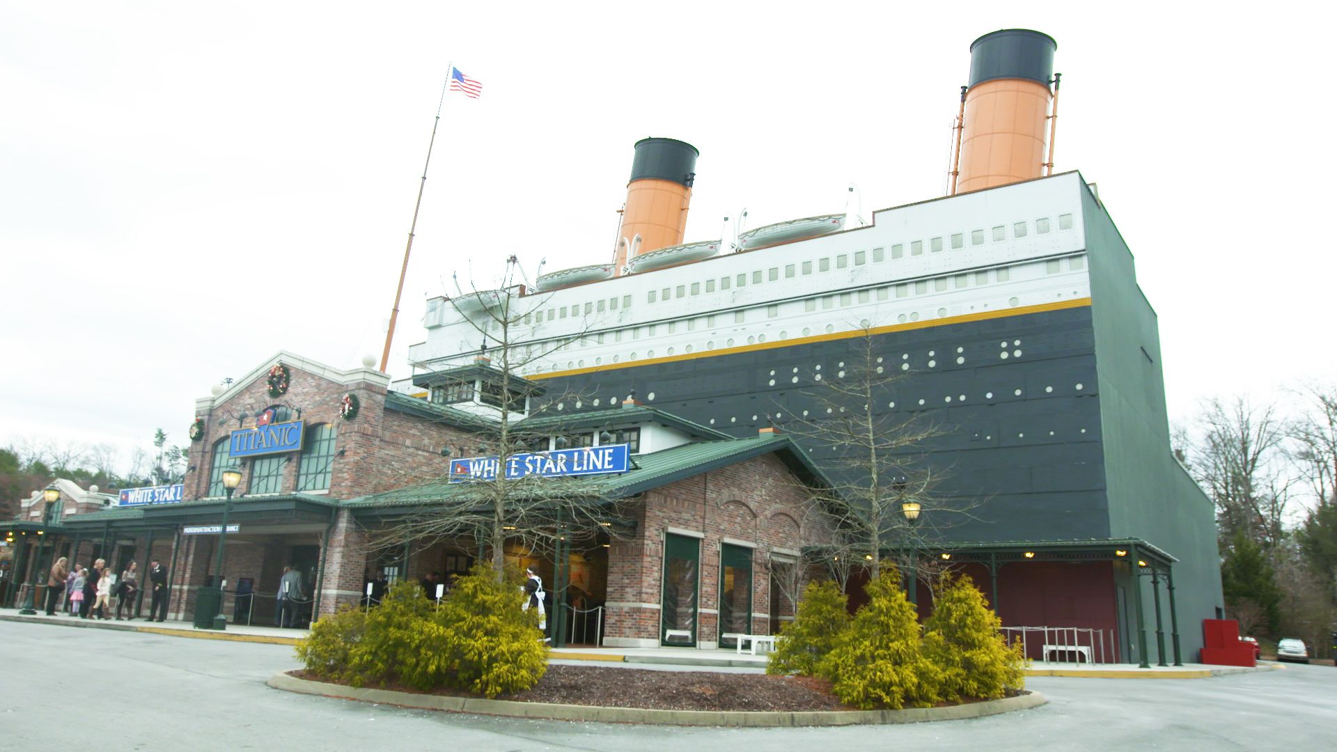 Titanic movie costumes at Titanic Museum Attraction in Pigeon Forge