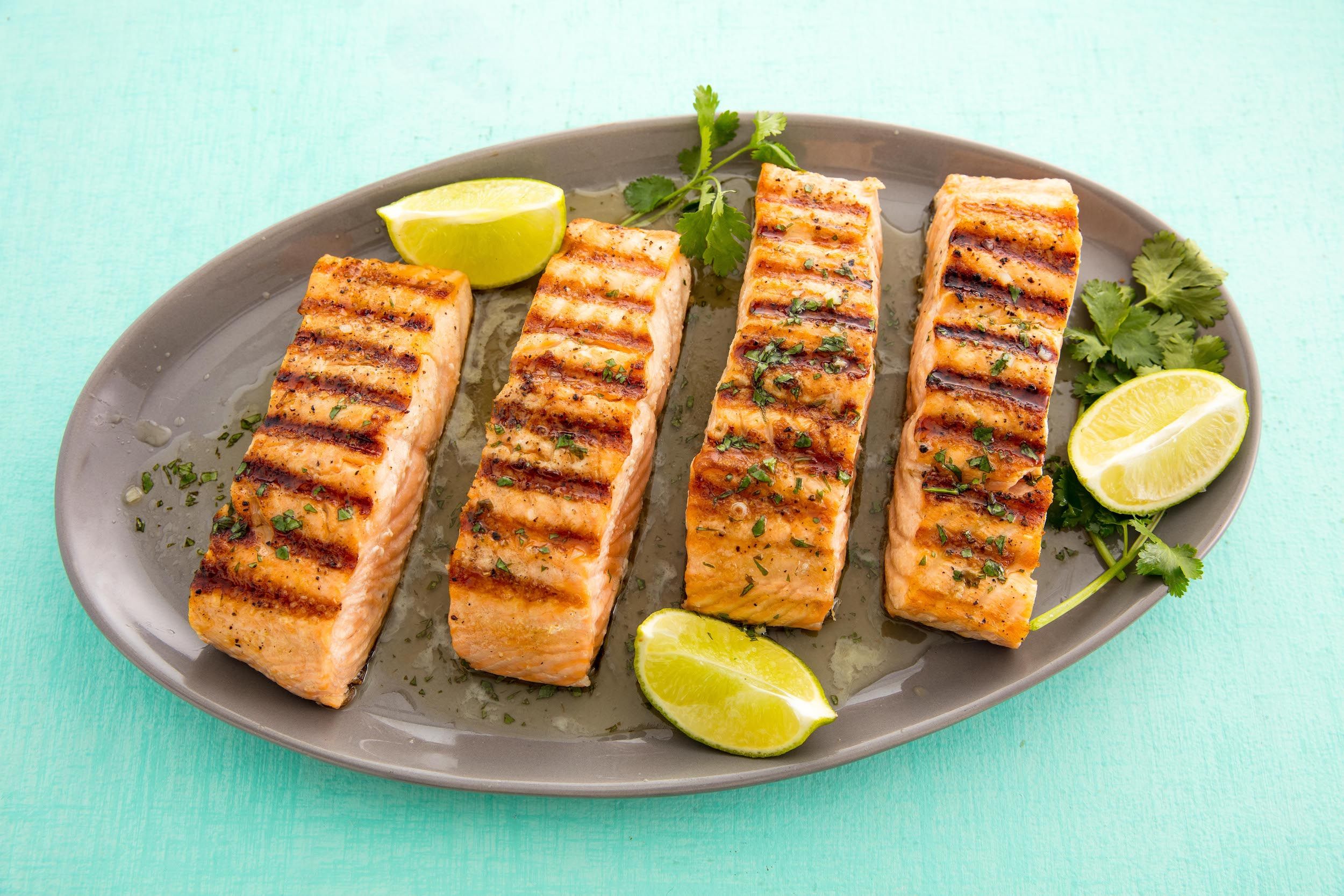 Seasoning for salmon on the outlet grill