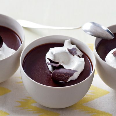 7 Elegant Dessert Bowls and Recipes to Serve In Them