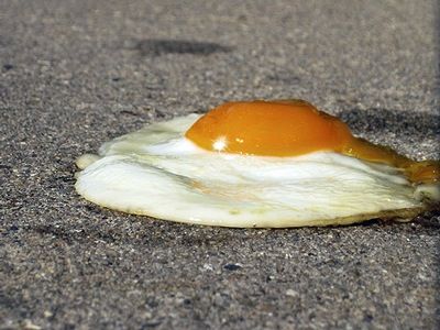 54f9493258323_-_egg-frying-on-sidewalk.jpg