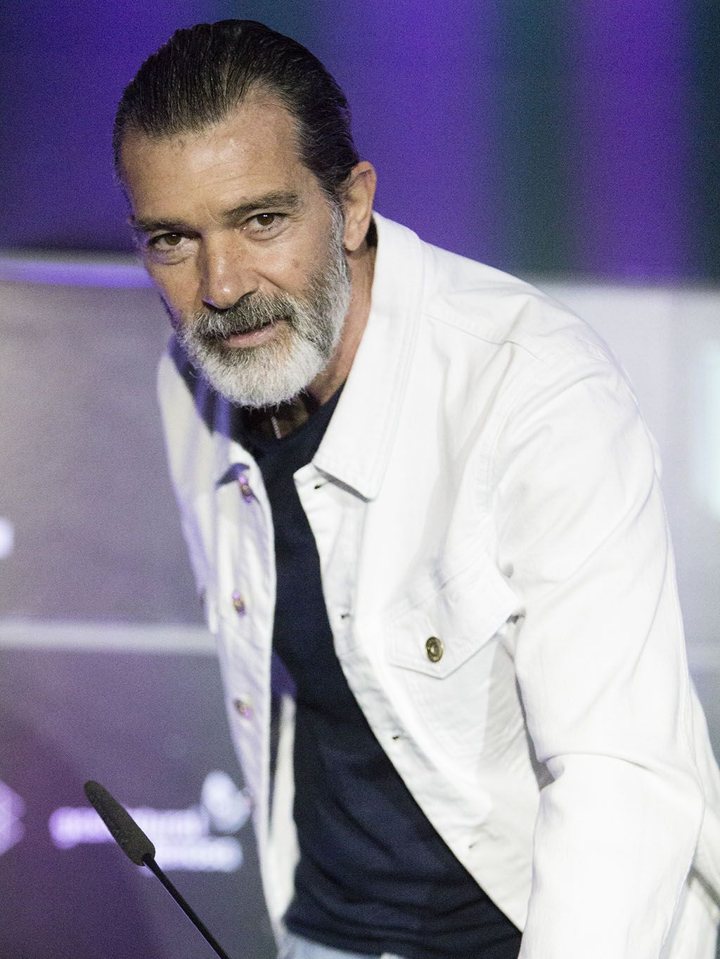 Antonio Banderas usa una barba postiza de 10.000 dólares