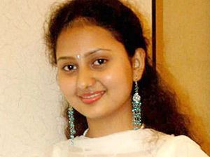 Amulya denies selling kisses for parts