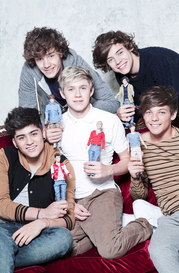 One Direction meet their dolls: Picture