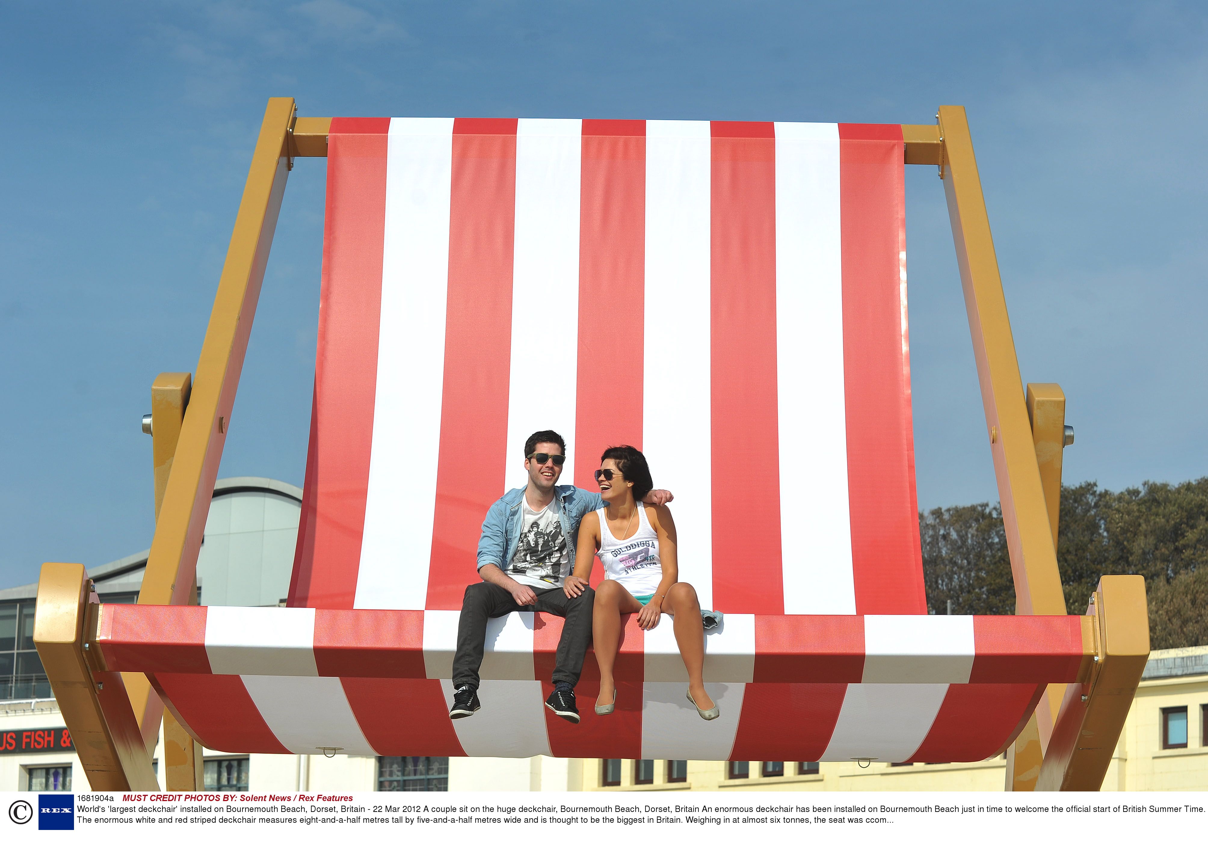 World s largest deckchair picture