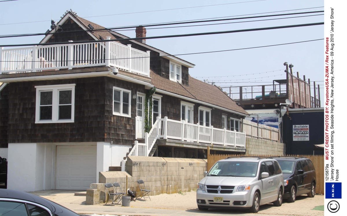 jersey shore house vandalised by fans