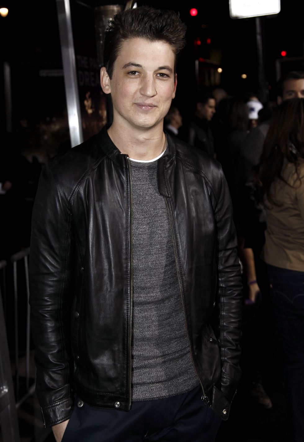Miles Teller, Analeigh Tipton Have TWO NIGHT STAND - Official US