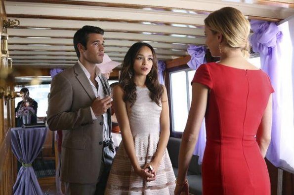 Revenge Season 2 premiere recap – TVLine