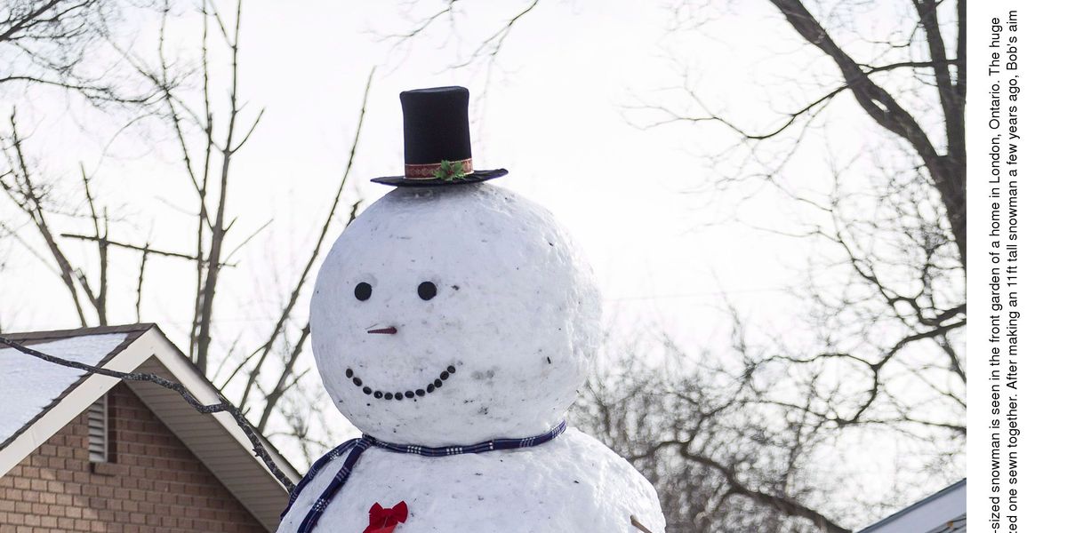 Giant Snowman Built In Ontario Picture