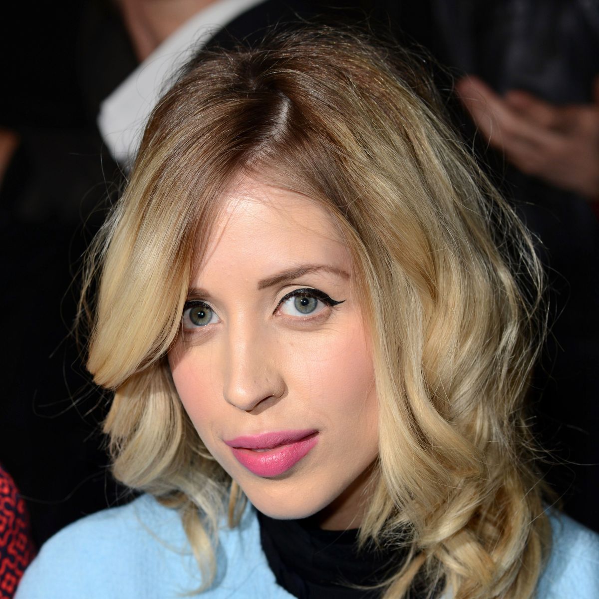 Peaches Geldof: Writer and TV presenter dies aged 25 - BBC News