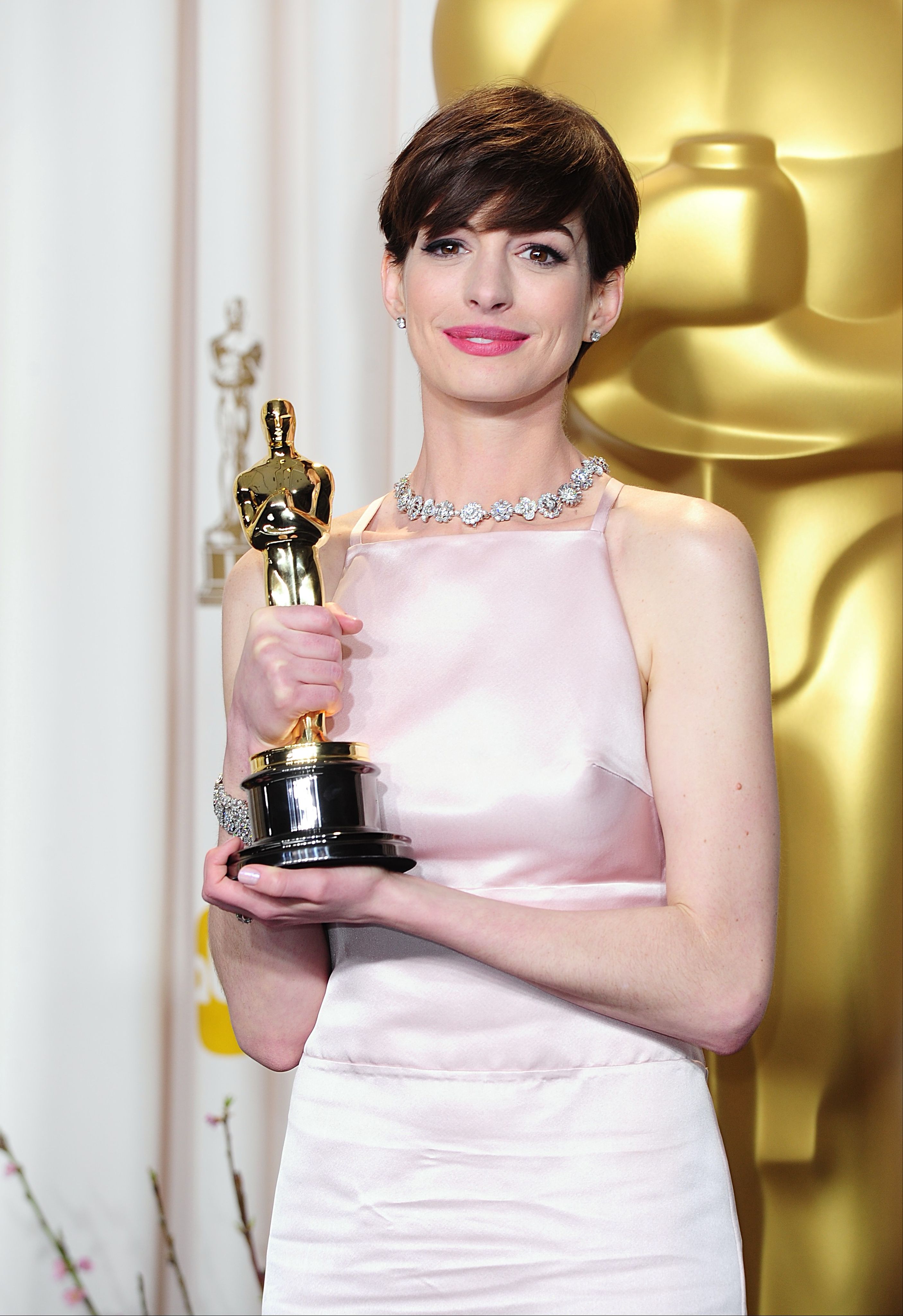 Anne Hathaway Shines in Tiffany Jewels