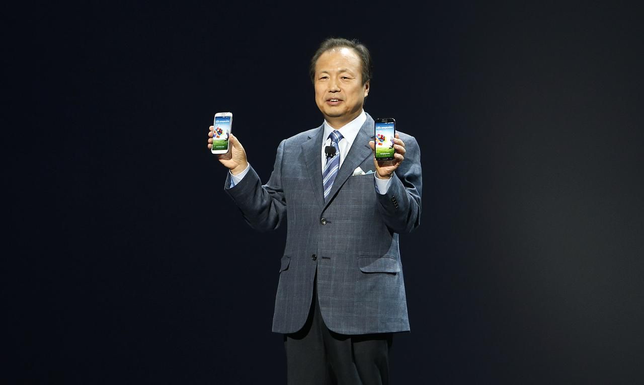 Samsung replaces JK Shin as its head of smartphones