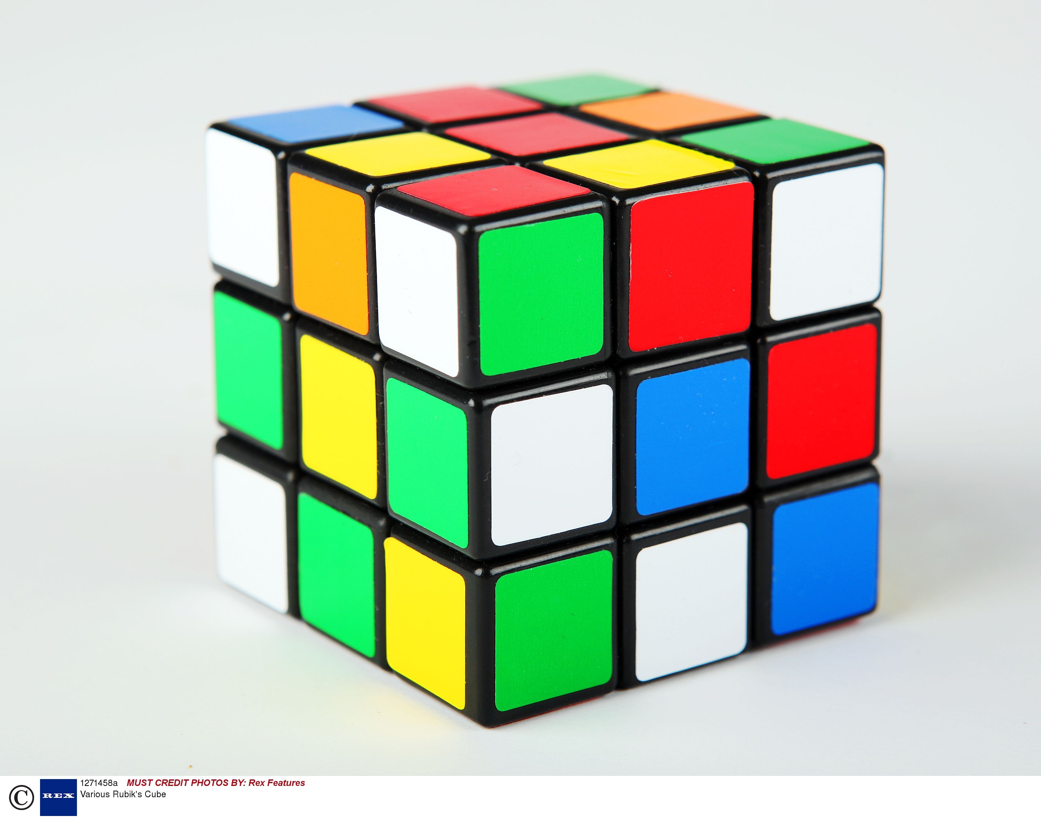 Кинопоиск кубик. Светящийся кубик Рубика. Цветняшки кубики. Часы Рубика.