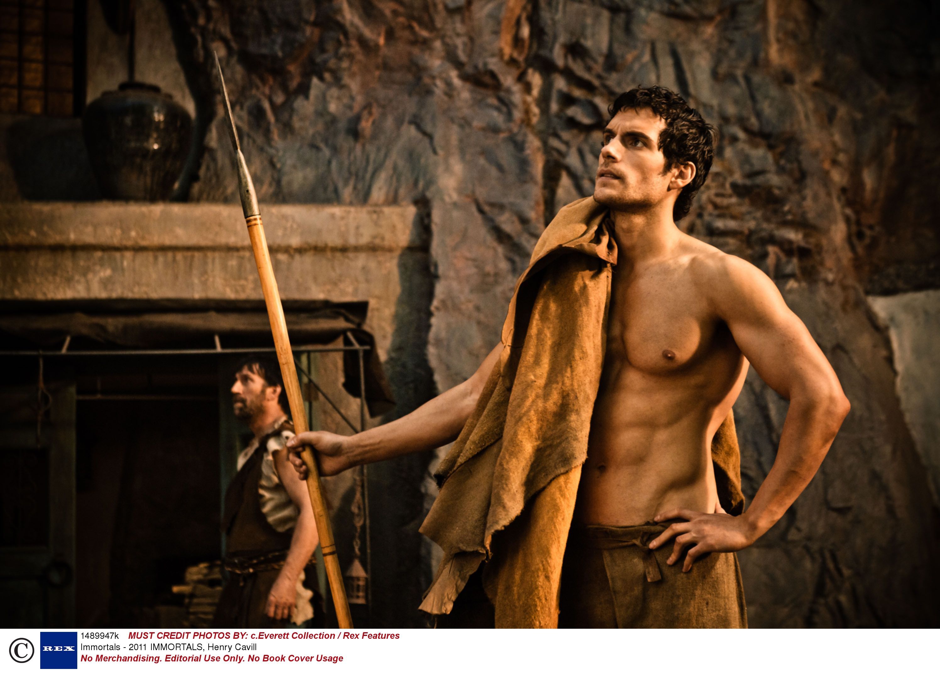 Is henry cavil gay