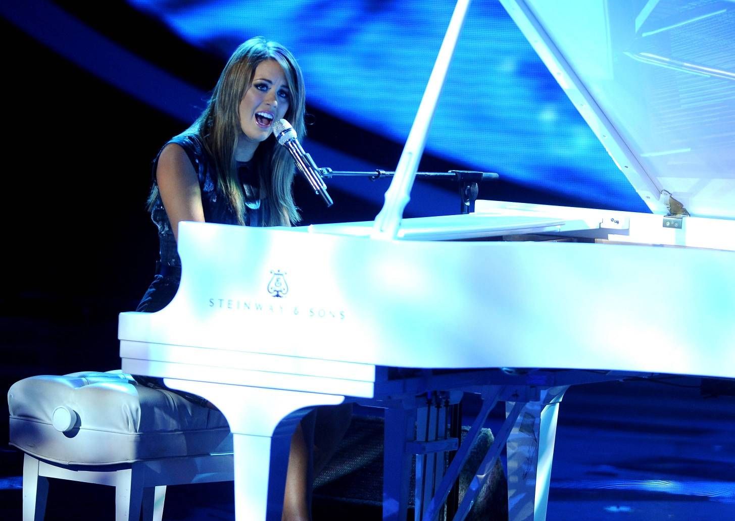 American Idol' Top 4 perform - Live blog