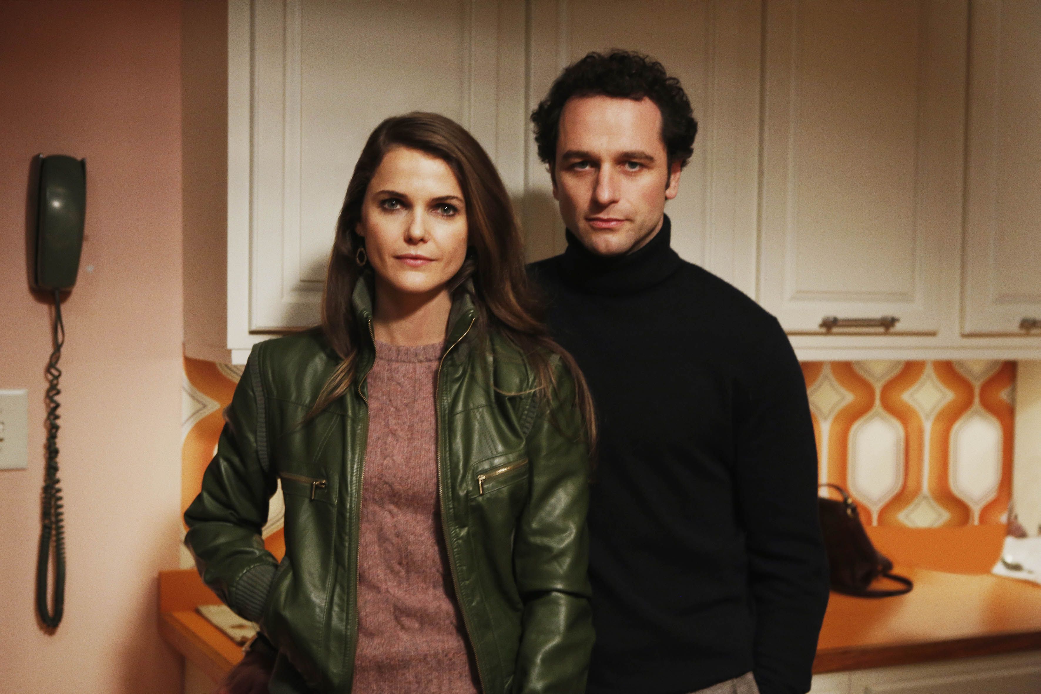 The americans. Кери Рассел и Мэттью Риз. Американцы сериал. The Americans, сериал, 2013. Мэттью Риз американцы.