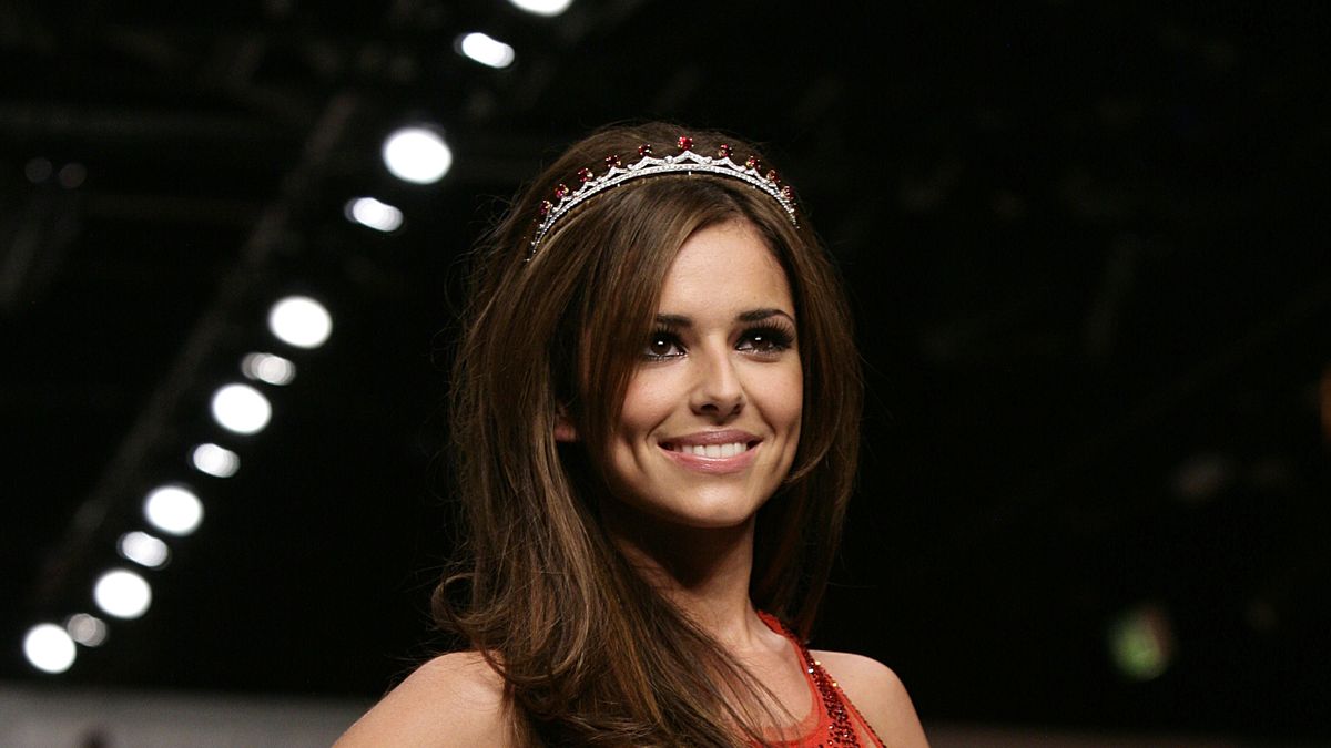 Cheryl Cole slams journalist over article