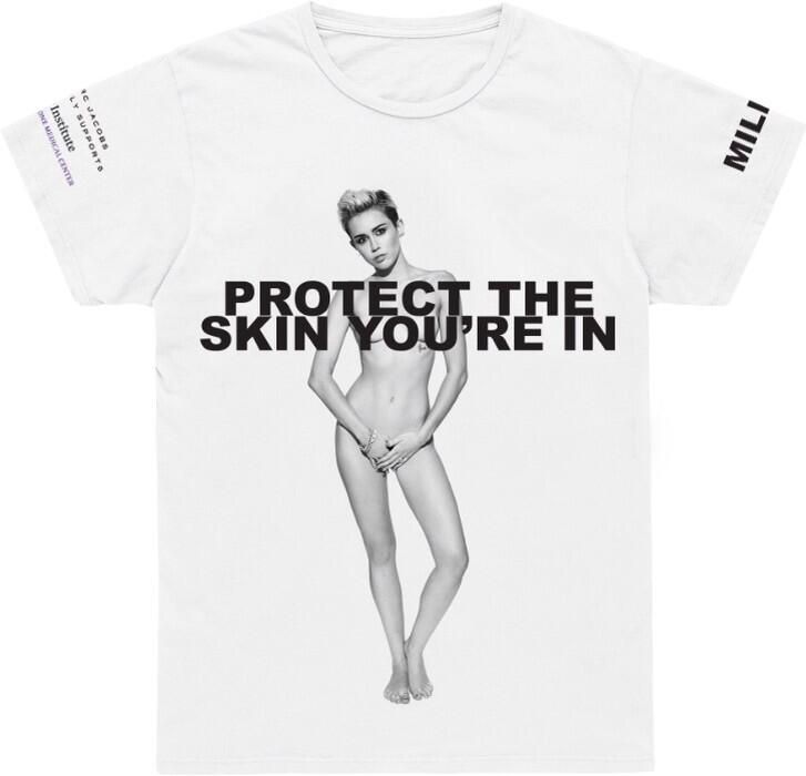 727px x 700px - Miley Cyrus naked on Marc Jacobs T-shirt