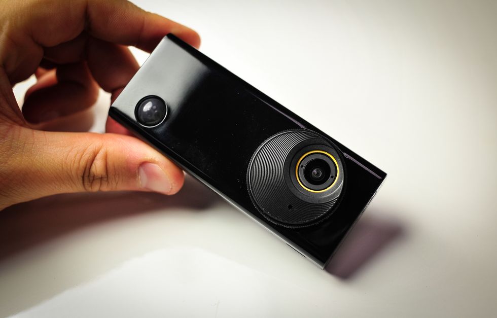 Autographer wearable camera: Hands-on