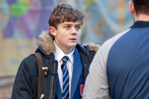 Hollyoaks: Cameron humiliates Peri