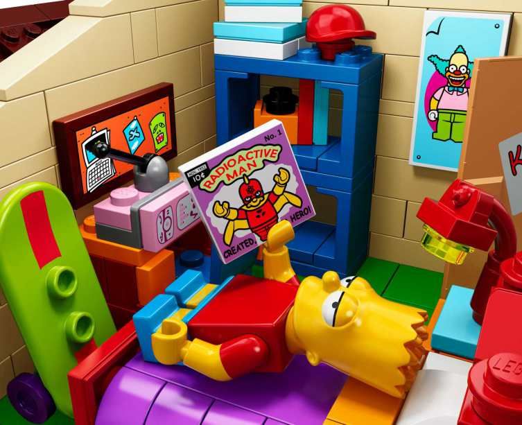 A closer look at Lego's 'Simpsons' Kwik-E-Mart set (pictures) - CNET