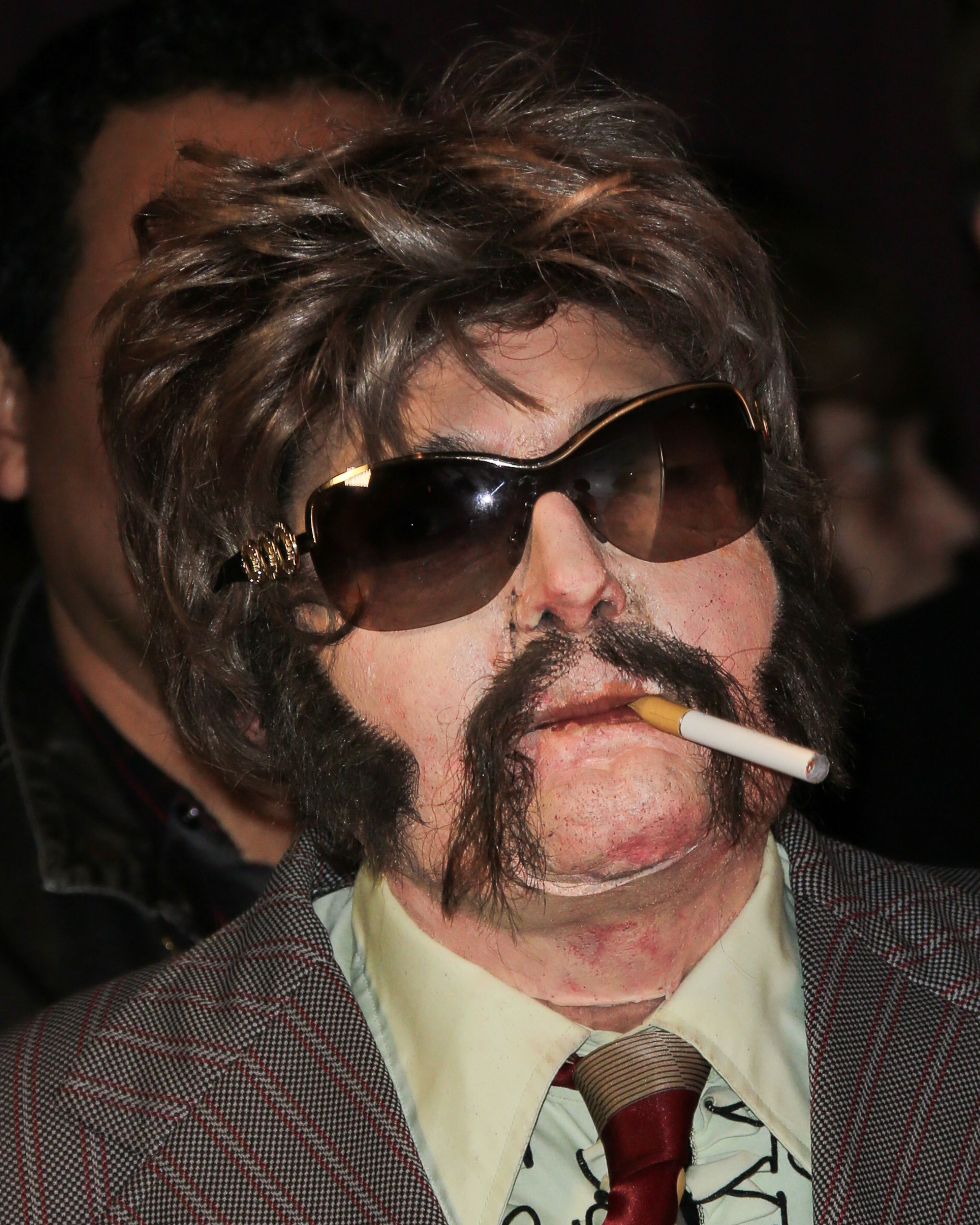 Feldman dons bizarre disguise at premiere