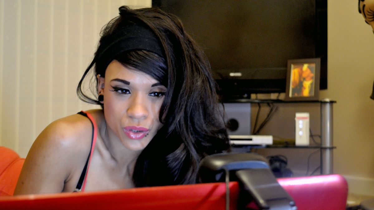 Black Hair Webcam Porn - The Truth About Webcam Girls: Review