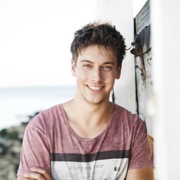 lincoln younes as casey braxton in neighbours