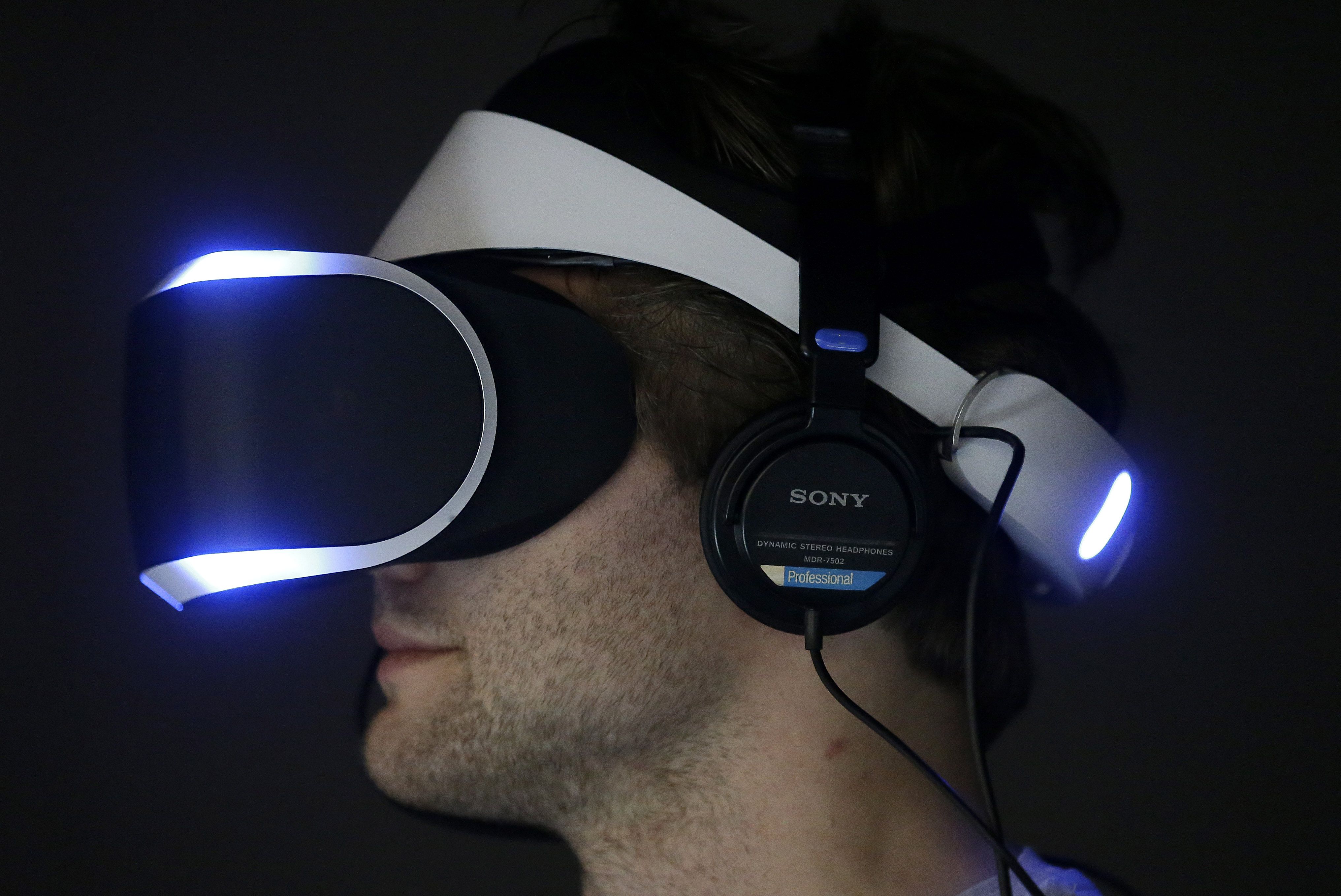 Очки пс вр. Шлем виртуальной реальности VR 2 Sony. Шлем плейстейшен VR. VR-гарнитура от Sony.