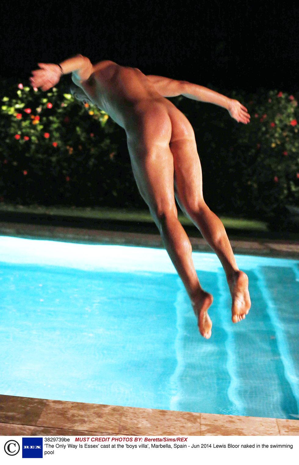 TOWIE star goes skinny dipping in Marbs