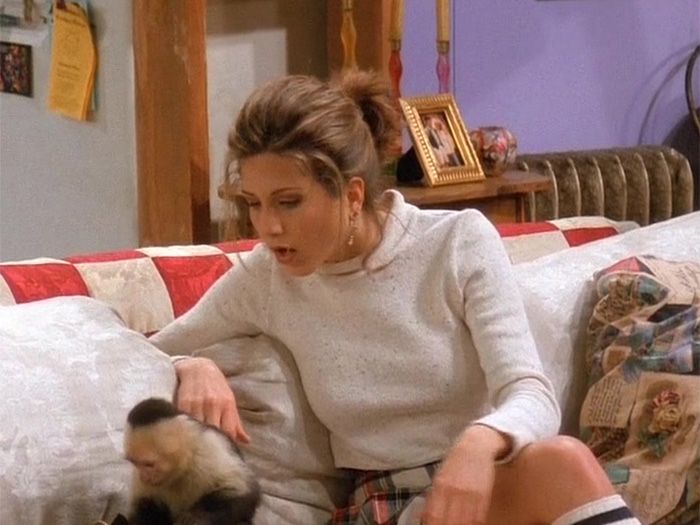 The 19 best 'Friends' outfits from Rachel, Monica, Phoebe and more