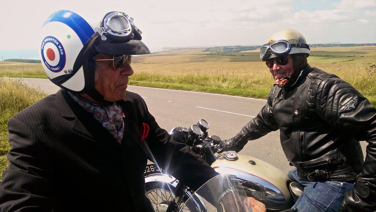 Phil Daniels narrates mods and rockers film