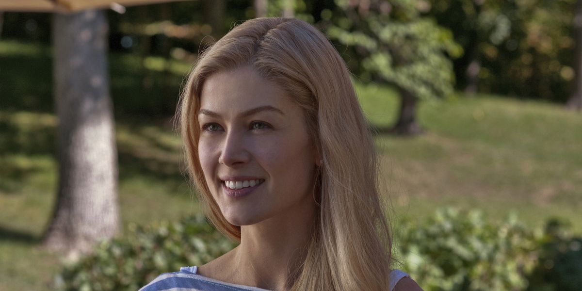I Care a Lot Trailer: Rosamund Pike Revisits Gone Girl in New Thriller –  IndieWire