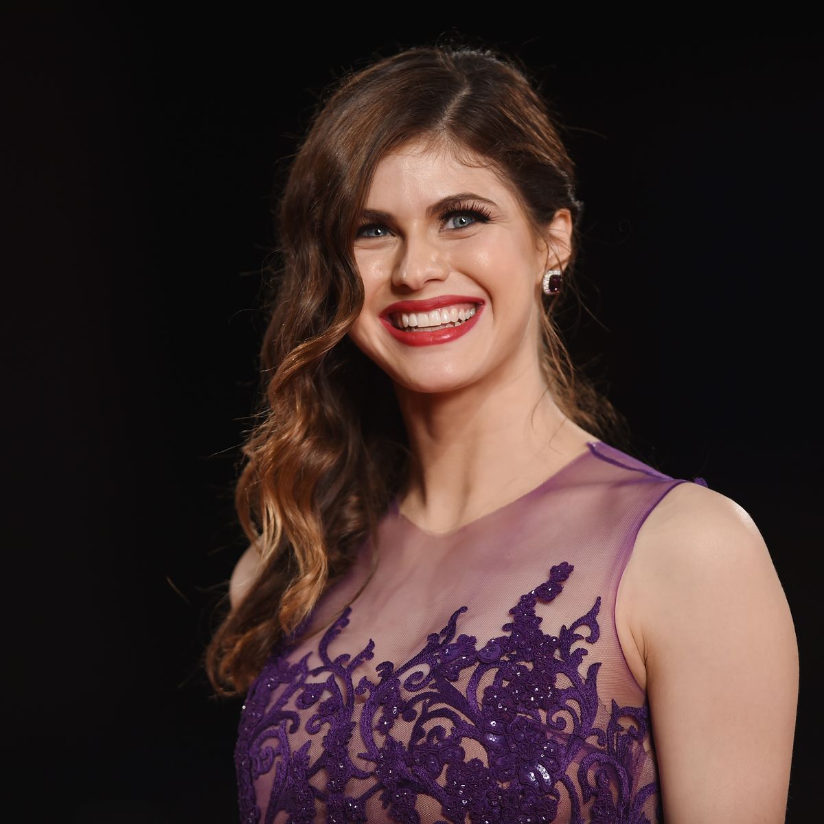 Alexandra Daddario Takes Female Lead In Dwayne Johnson's 'Baywatch