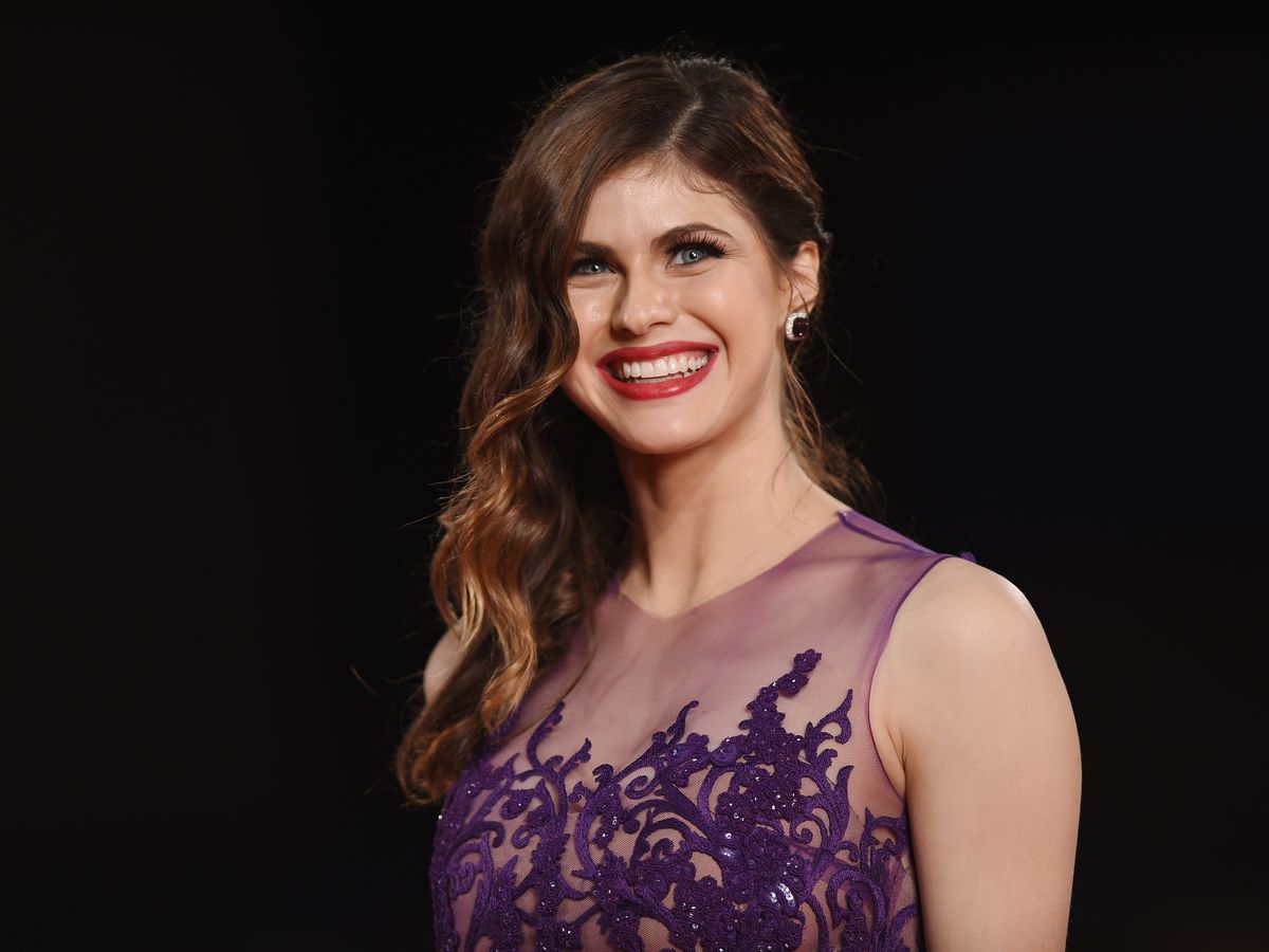 1200px x 900px - The Rock confirms it! Alexandra Daddario will be in The Baywatch Movie