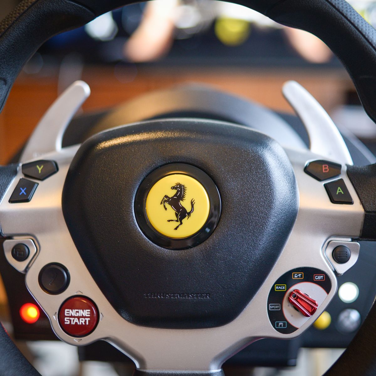 Thrustmaster TX Racing Wheel Ferrari 458 Italia Edition : test sur Xbox One