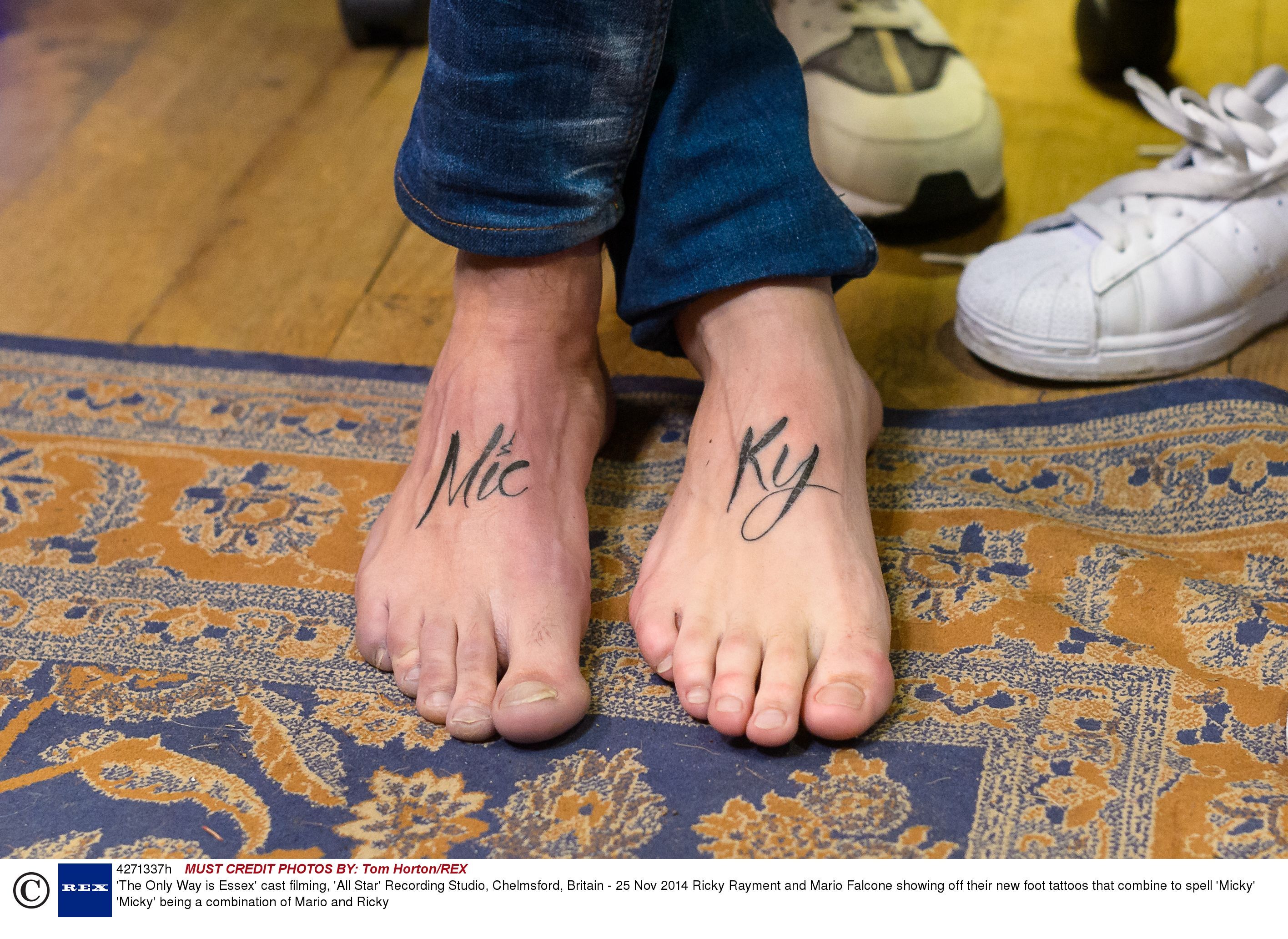 Christina Applegate's shoes and tattoos at the Grauman's Chinese... News  Photo - Getty Images