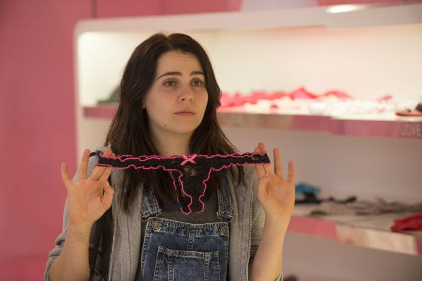 mae whitman not in independence day 2