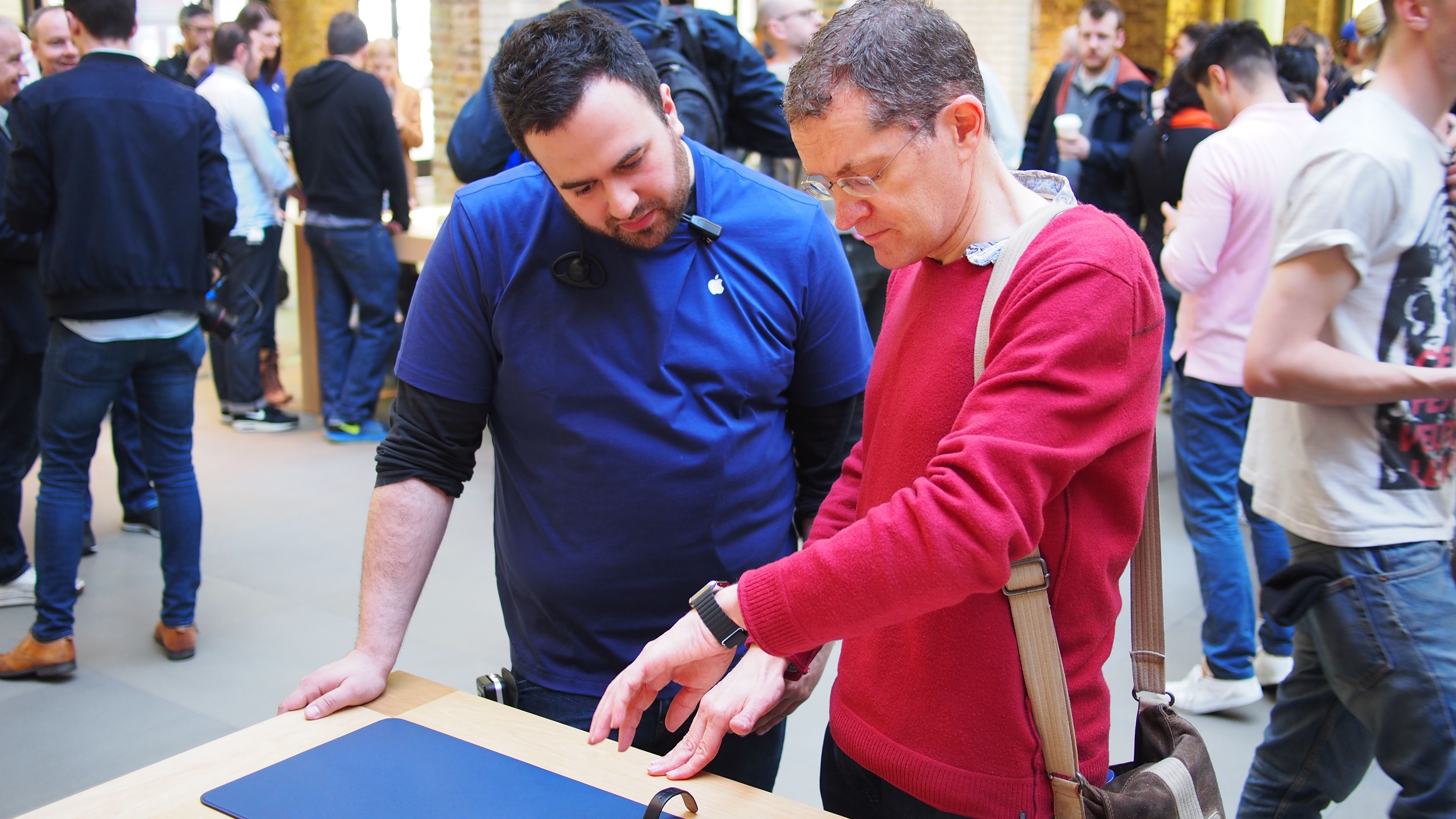 Apple store store fitbit