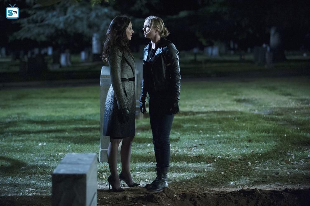 Revenge' Season 3 Winter Finale Recap — Emily Sleeps With Conrad
