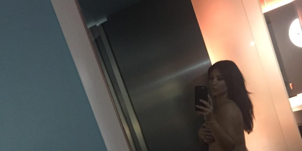 Kim Kardashian Pregnant Naked - Kim Kardashian takes pregnant nude selfie