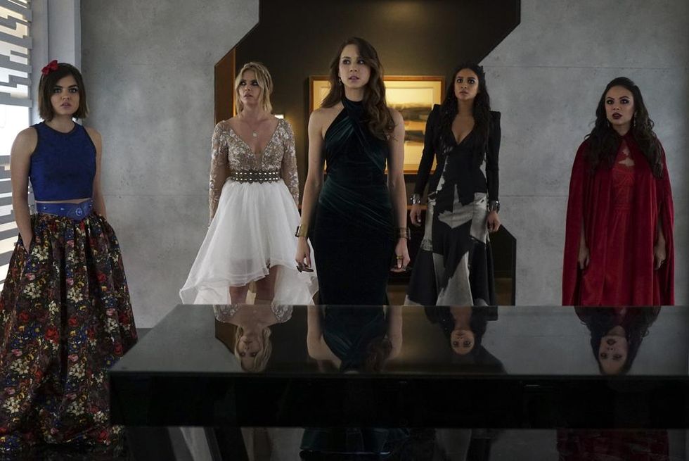 The 'Pretty Little Liars' Creator Finally Revealed How the Moms