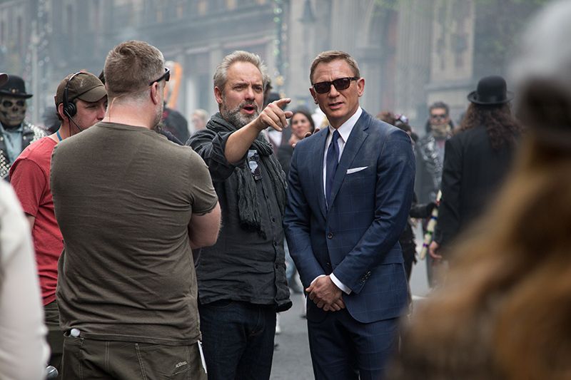 Attention @tmz_tv Daniel Craig was spotted trying on the new Meta Ray-Bans  at Sunglass Hut. | Instagram